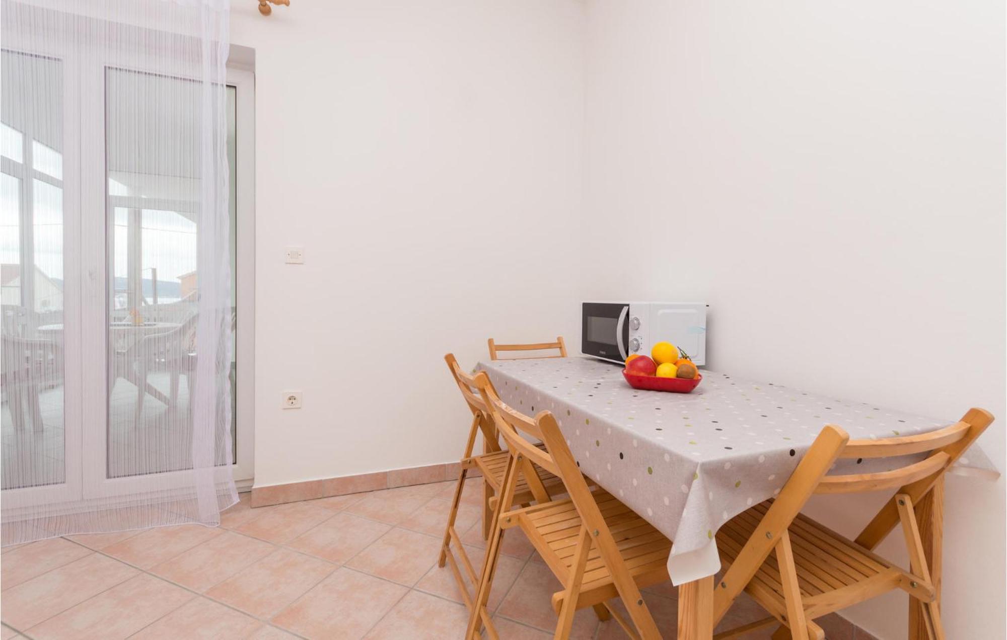 Awesome Apartment In Sveti Filip I Jakov W/ 1 Bedrooms Extérieur photo