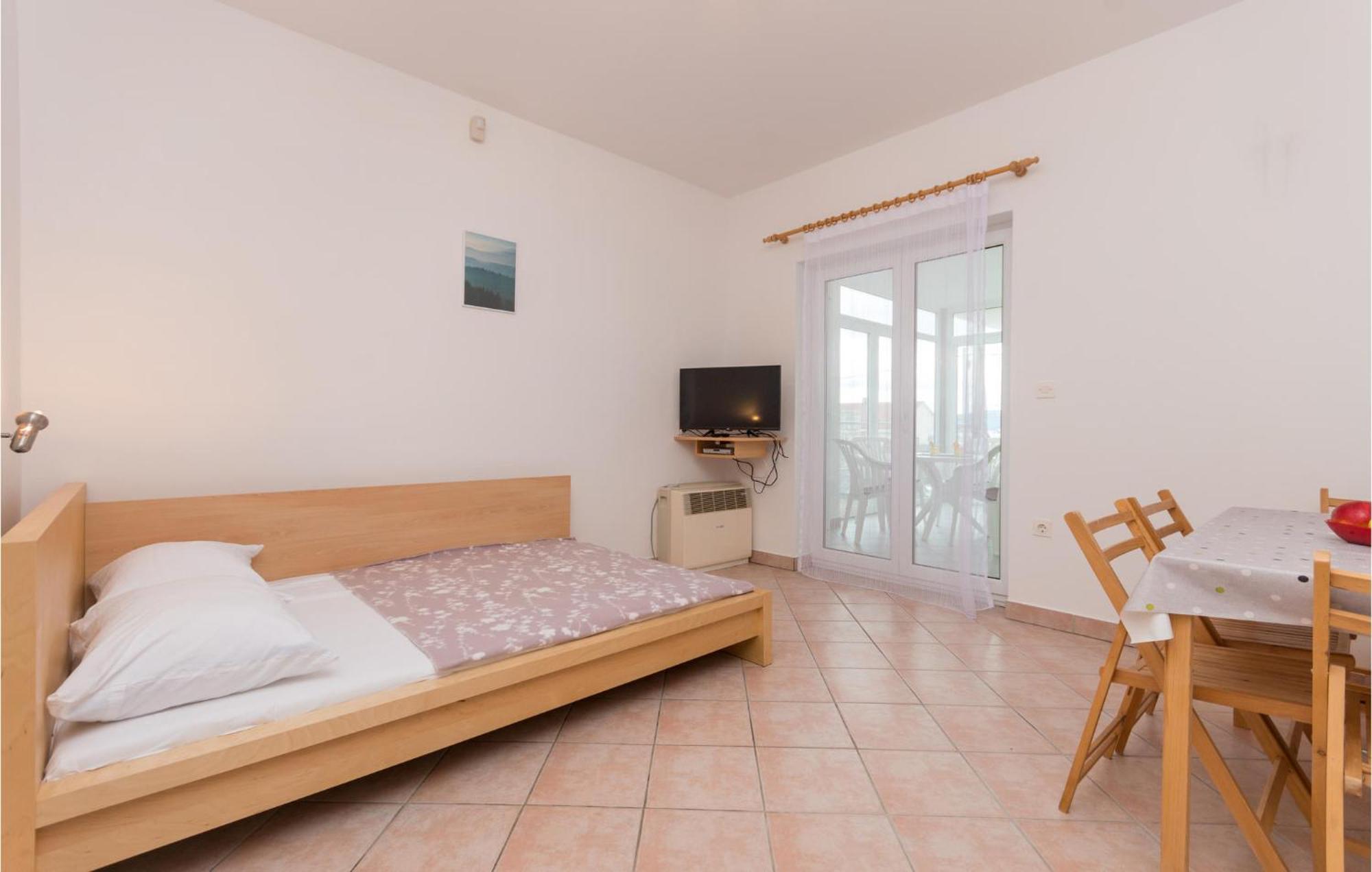 Awesome Apartment In Sveti Filip I Jakov W/ 1 Bedrooms Extérieur photo
