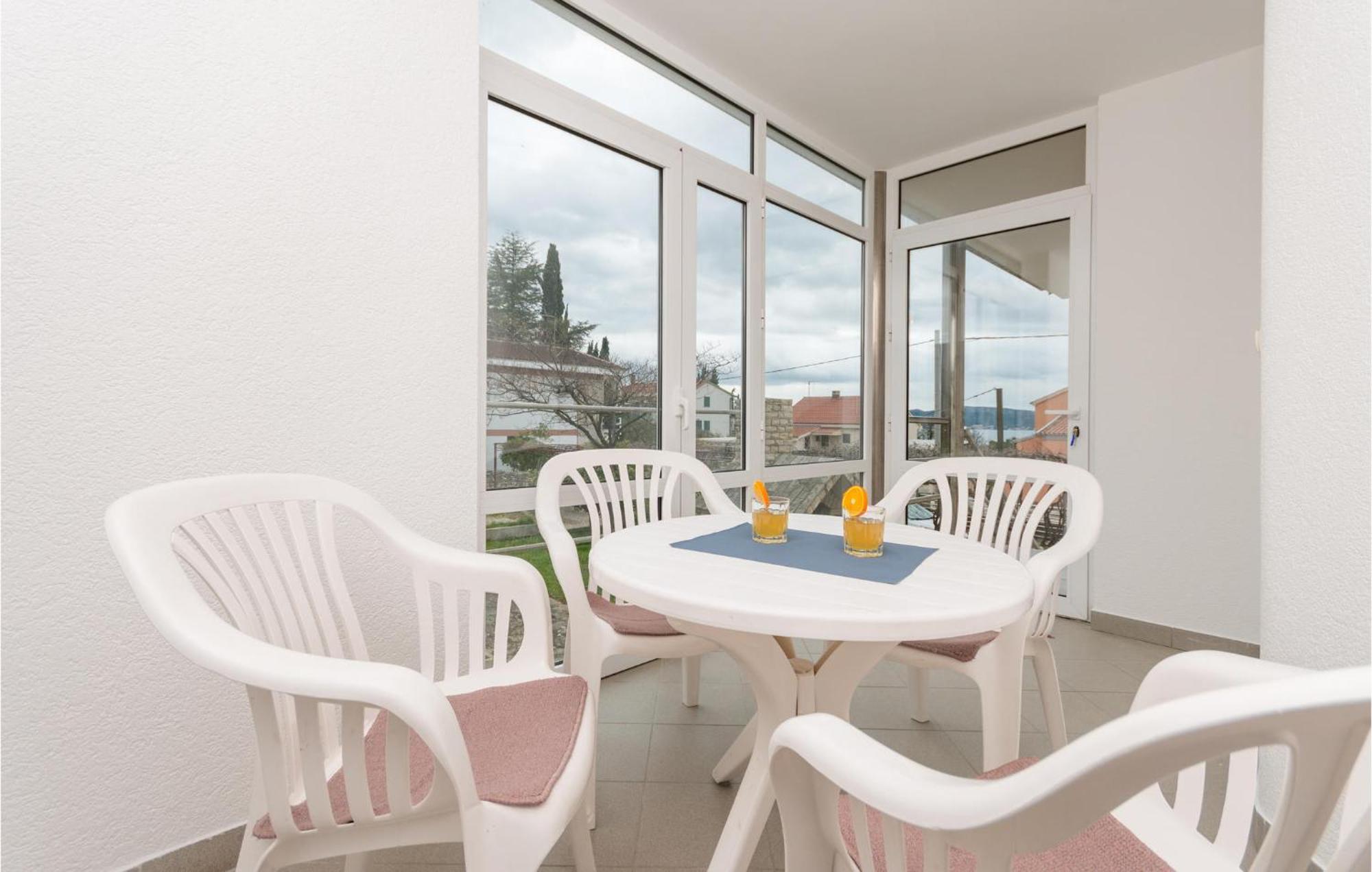 Awesome Apartment In Sveti Filip I Jakov W/ 1 Bedrooms Extérieur photo